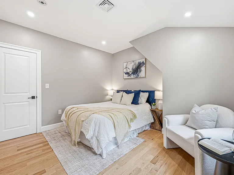 63 Russell Rd — Photo 9