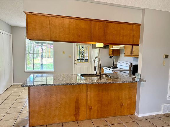 5th image of 10233 Curtis Dr