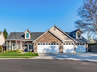 1917 N Oxford Ave, Clovis, CA 93619