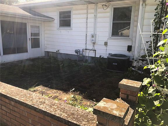 5th image of 105 N Grant Ave