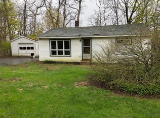 52 Grove St, Rockport, ME 04856