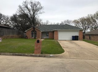 103 Hilltop Dr, Kennedale, TX 76060