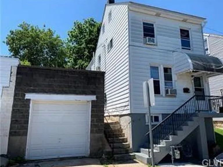 41 S 14th St — Photo 12