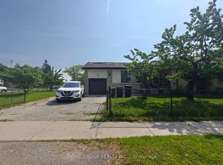 61 Portsdown Rd #E04, Toronto, ON M1P 1T9