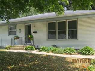 317 N Bellaire Ave, Freeport, IL 61032
