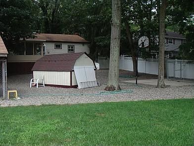 2nd image of 1634 Red Oak Rd