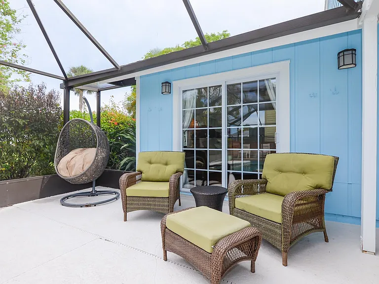 4051 NE Breakwater Dr — Photo 18