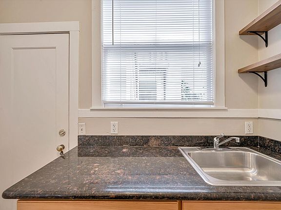 5th image of 90 Cumberland St APT 3