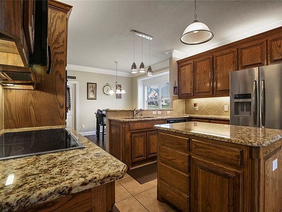 5th image of 317 Creekwood Ct