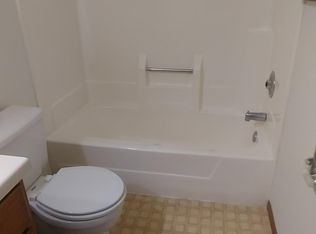 2310 Meadow Ln APT 102, Eau Claire, WI 54701