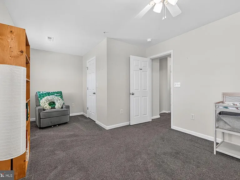 121 Polo Way — Photo 24