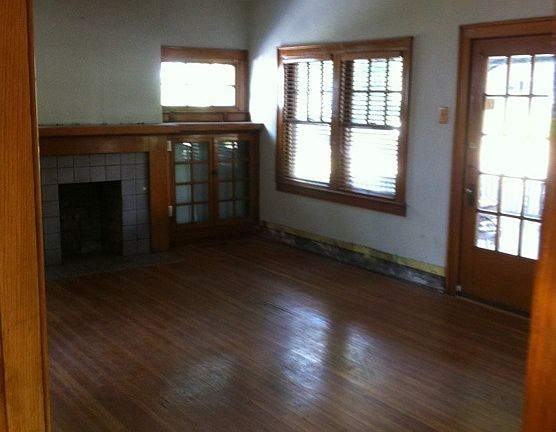 3rd image of 2793 Indianola Ave
