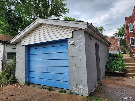 5th image of 2342 Virginia Ave