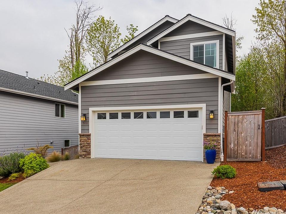 1st image of 741 Freedom Ct SE