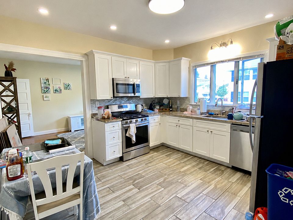 1st image of 258 Belmont St #1