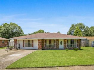 1380 Saint Theresa Pl, Slidell, LA 70460