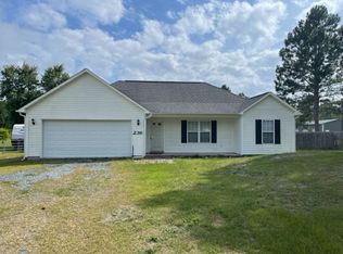 236 Folkstone Rd, Holly Ridge, NC 28445