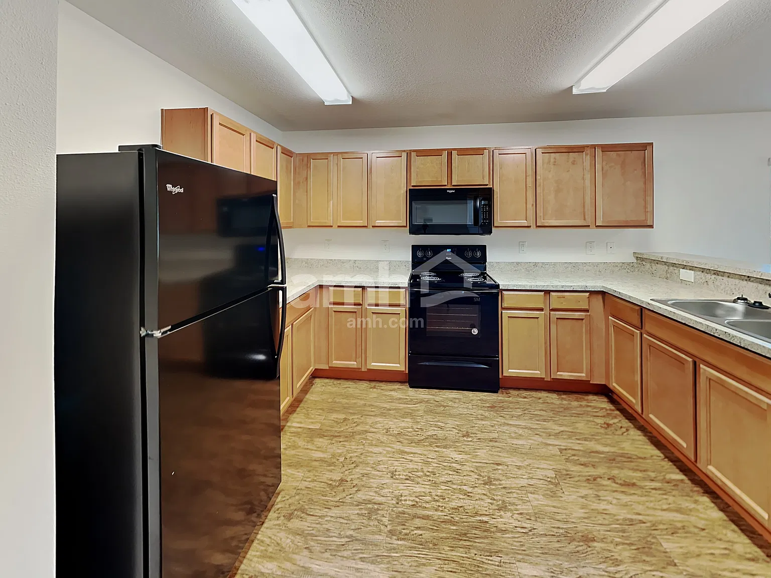 4 bed, 2.0 bath, 1851 sqft, $2,270 — Photo 3
