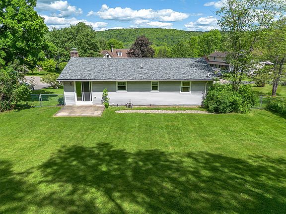 2nd image of 48 Green Meadow Ln