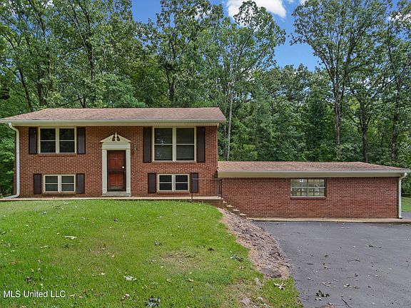 3rd image of 867 Green Acres Dr