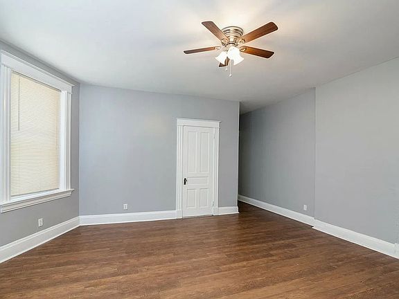4th image of 2323 Flora St