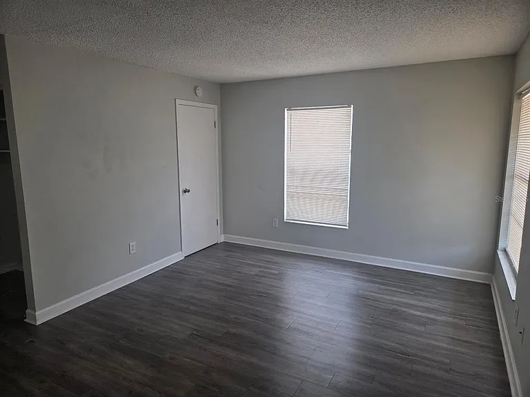 2322 W Saint John St #A — Photo 5