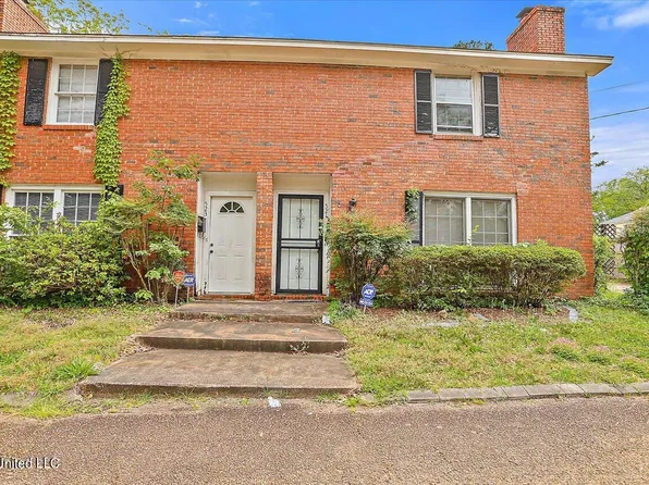 521 Woodland Hills Pl, Jackson, MS 39216
