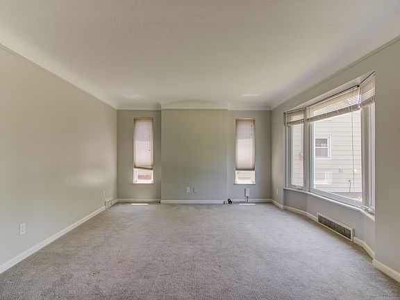 5th image of 4917 S Park Dr