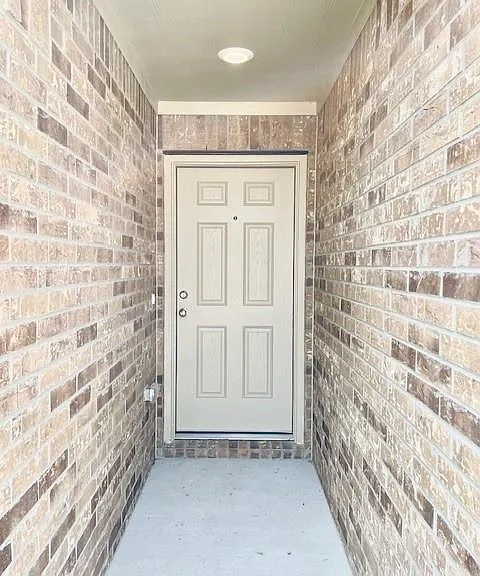 18646 Gravago Ln — Photo 2