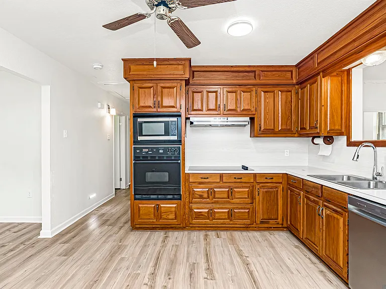 11444 Saint Lawrence Dr — Photo 12