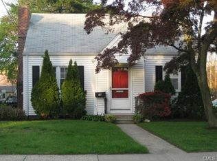 18 Edlie Ave, Norwalk, CT 06855
