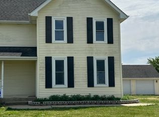 741 Sterling Rd, Dixon, IL 61021