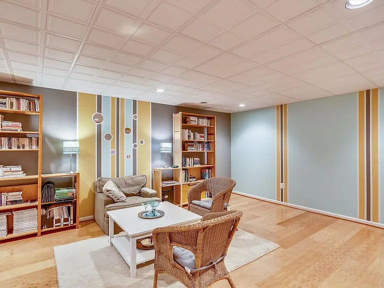1755 Glastonberry Rd — Photo 36