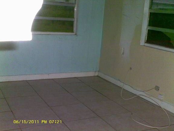 4th image of 210 Basilan Cres