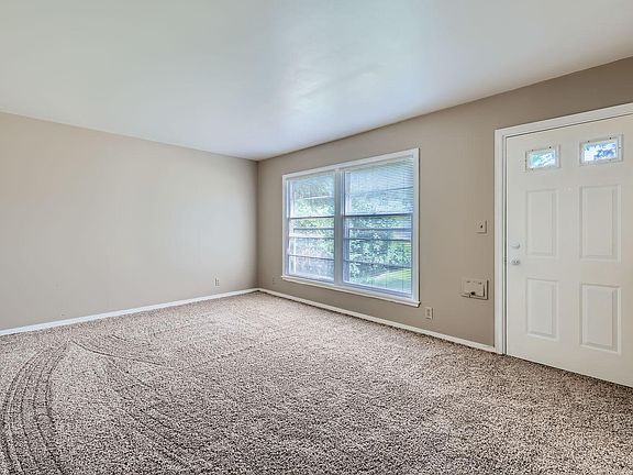 2nd image of 4921 Fremont Ave N