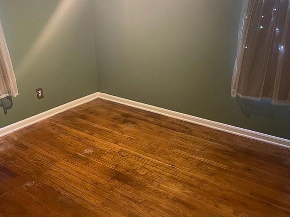5th image of 24635 Lehigh St