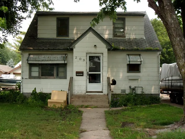 209 Winnebago Ave, Fairmont, MN 56031