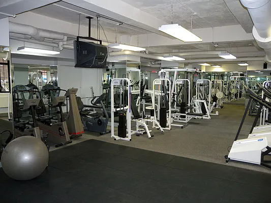 Sold by Gallery Real Estate Group, LLC | media 18