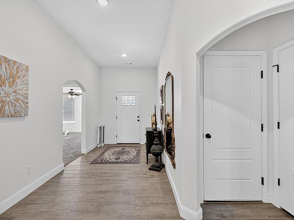 4th image of 2306 N Greystone Square