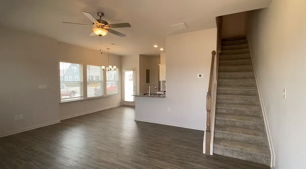 3 bed, 100 sqft, $2,055 — Photo 1