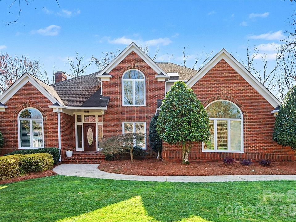 1st image of 7724 Red Oak Ln