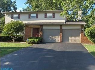 6174 Meadow Wood Ln, Columbus, OH