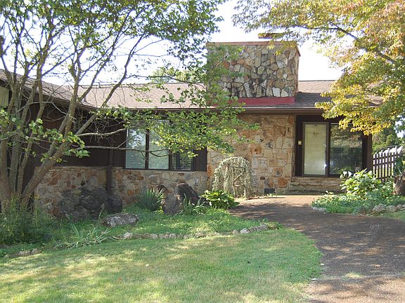 2nd image of 301 Seven Oaks Dr