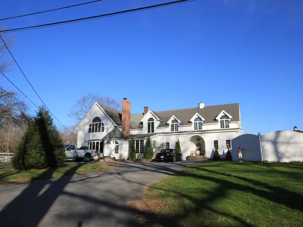 16 Stowe Rd #A, Southborough, MA 01772