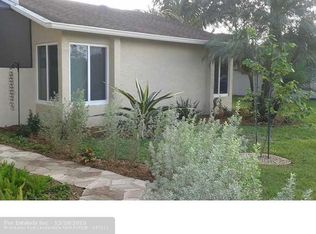 3872 NW 3rd Pl, Deerfield Beach, FL 33442