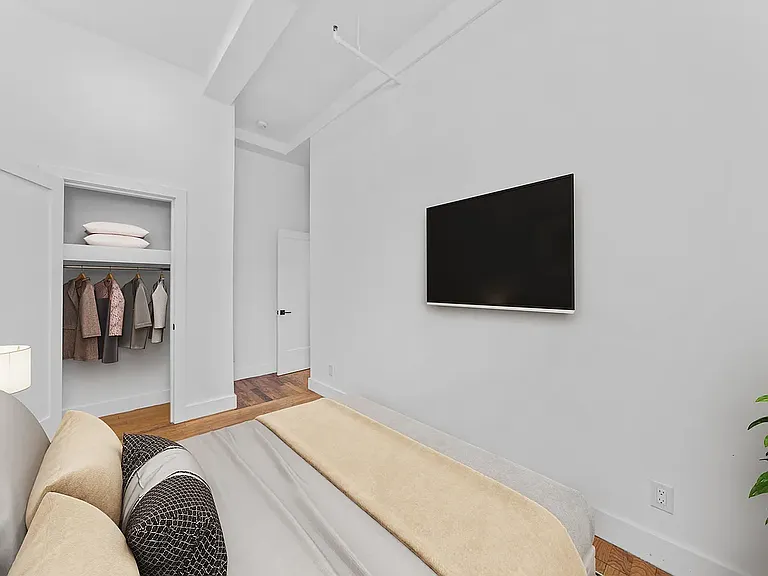 584 Myrtle Ave #1A — Photo 8
