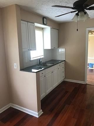 5th image of 483 Collingwood Ave