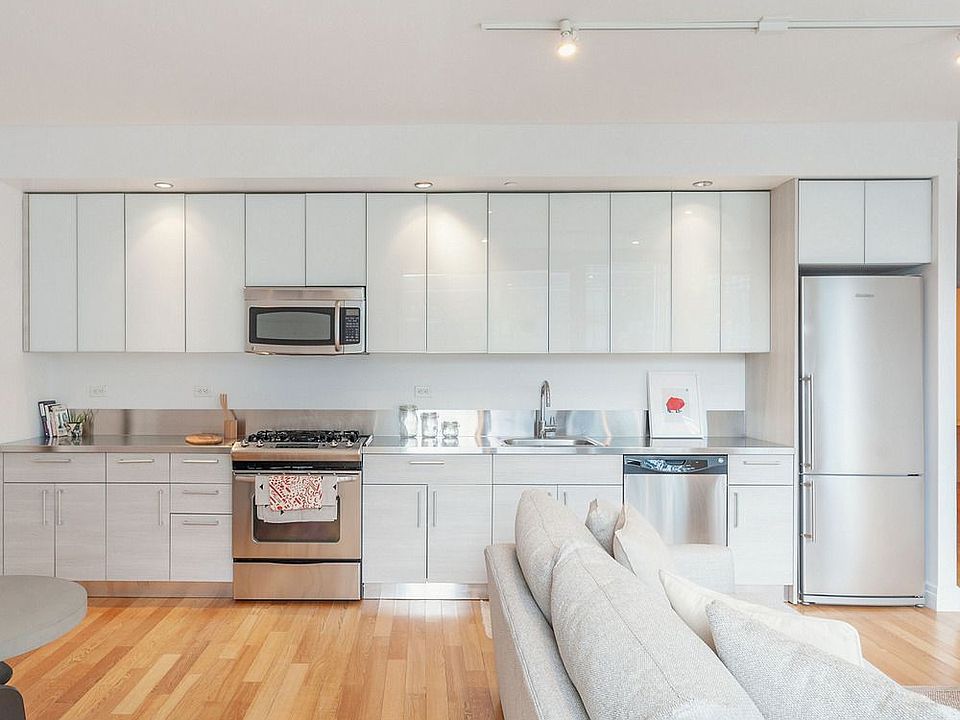 1st image of 550 W 54th St APT 22N