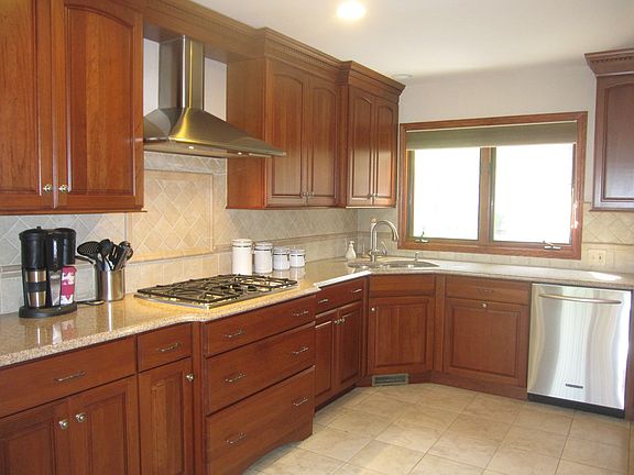 3rd image of 11406 Lakebrook Ct