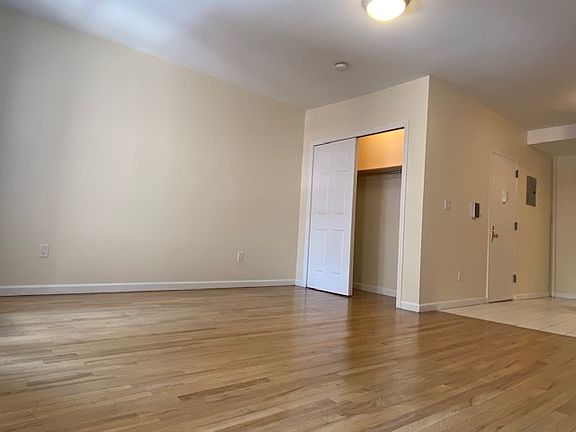 5th image of 49 W 55th St #5